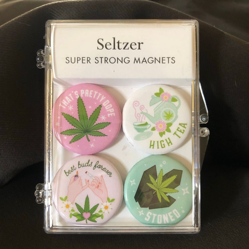 Best Buds Magnet Set - Picture 2 of 7
